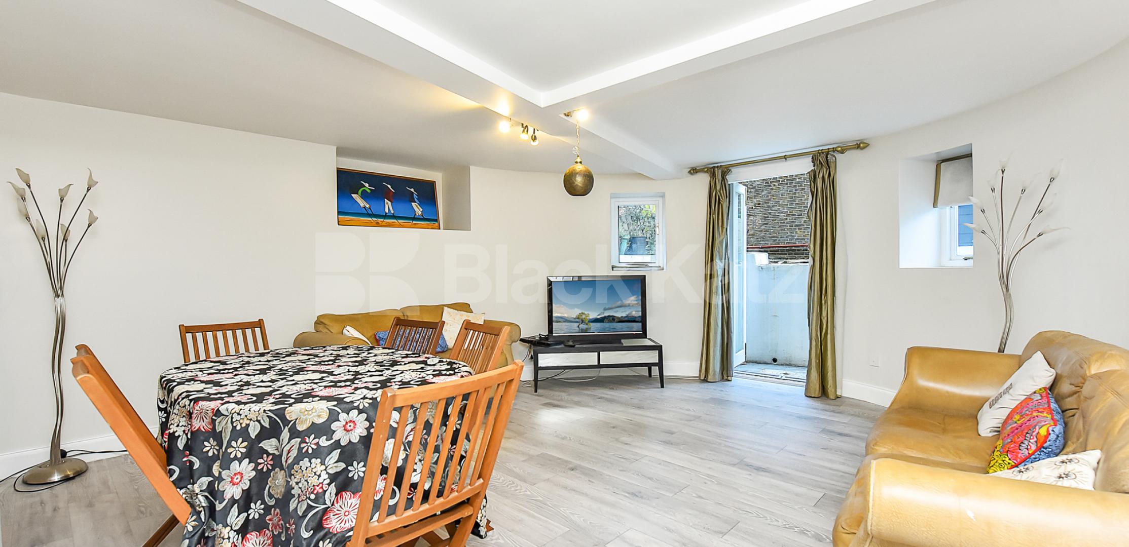 			UNDER OFFER , 2 Bedroom, 1 bath, 1 reception Apartment			 Clapham Common South Side, Clapham Common